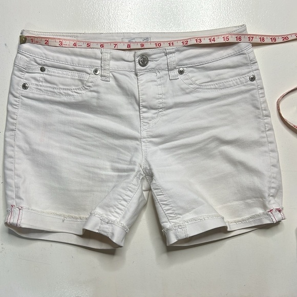 Seven7 Women's White Denim Shorts size 8 - Picture 6 of 8